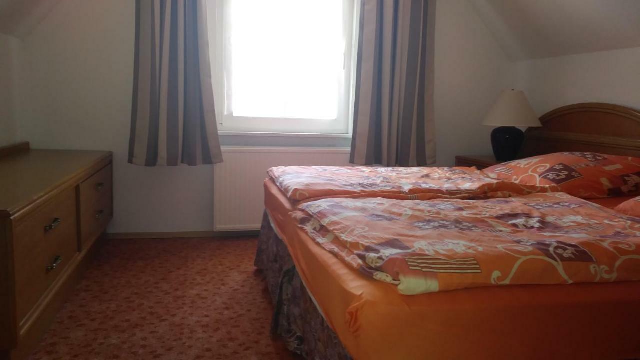 Urlaub Bei Hauenstein Apartment Born Ngoại thất bức ảnh